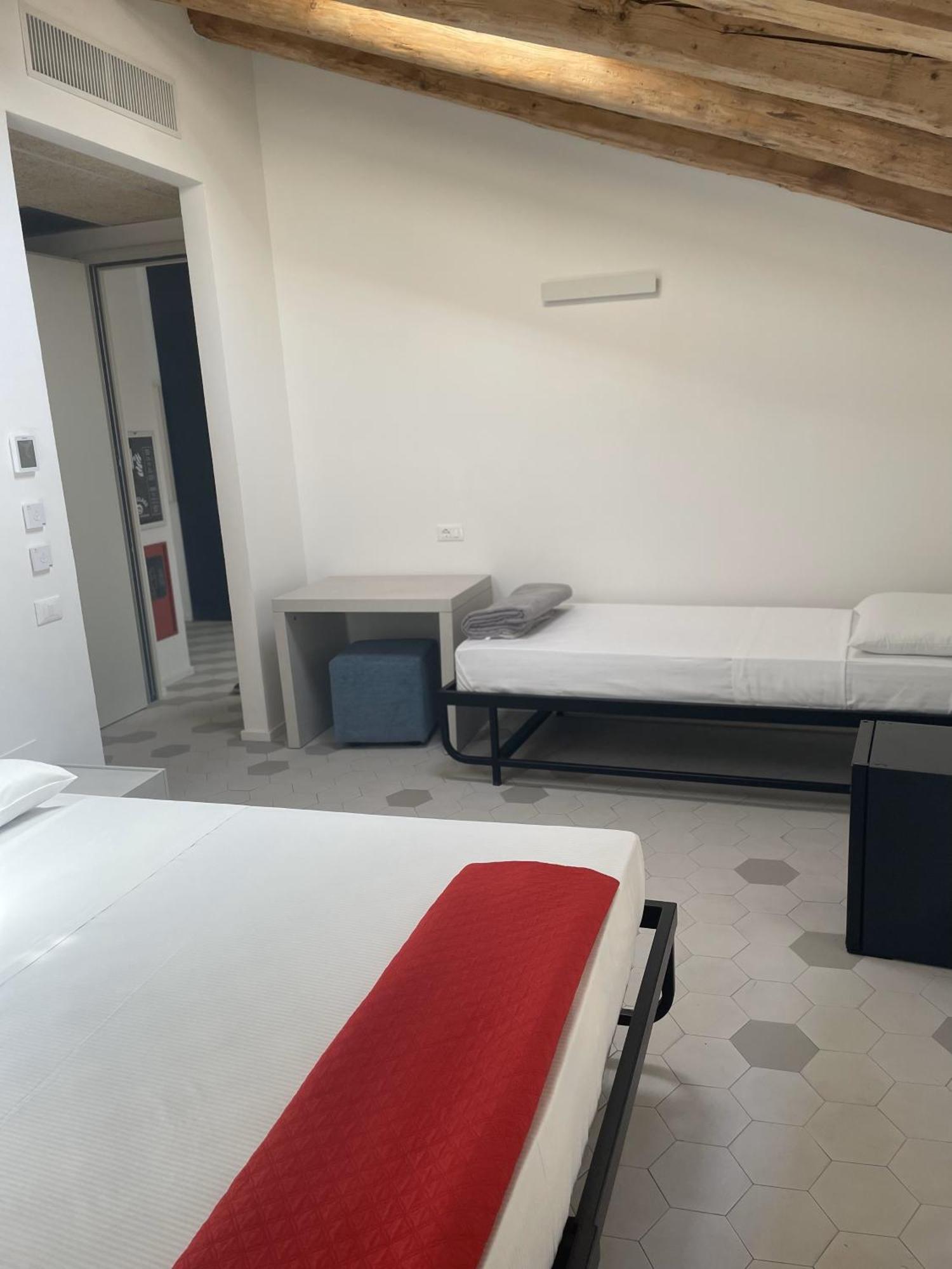 Casali Hostel Триест Экстерьер фото